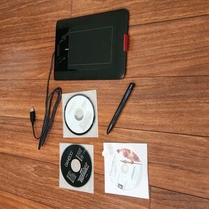 Wacom Bamboo CTH460 Tablet and Pen with Manga Sudio 4 cds